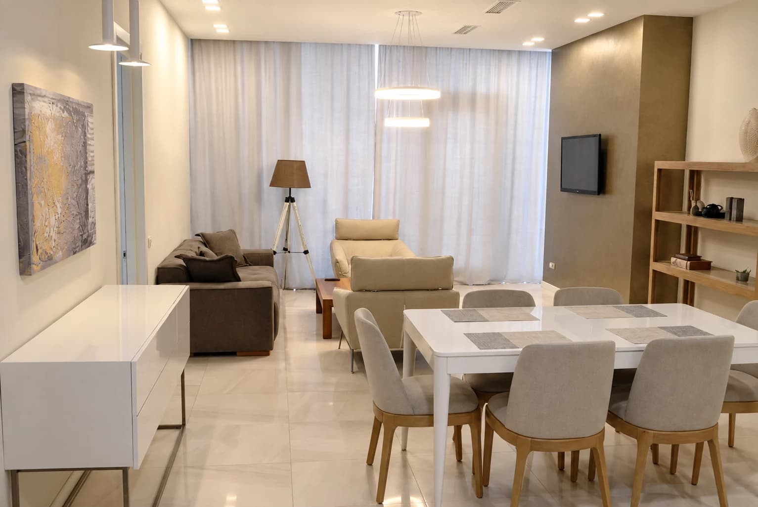 Светлые апартаменты в King David Residence — интерьер